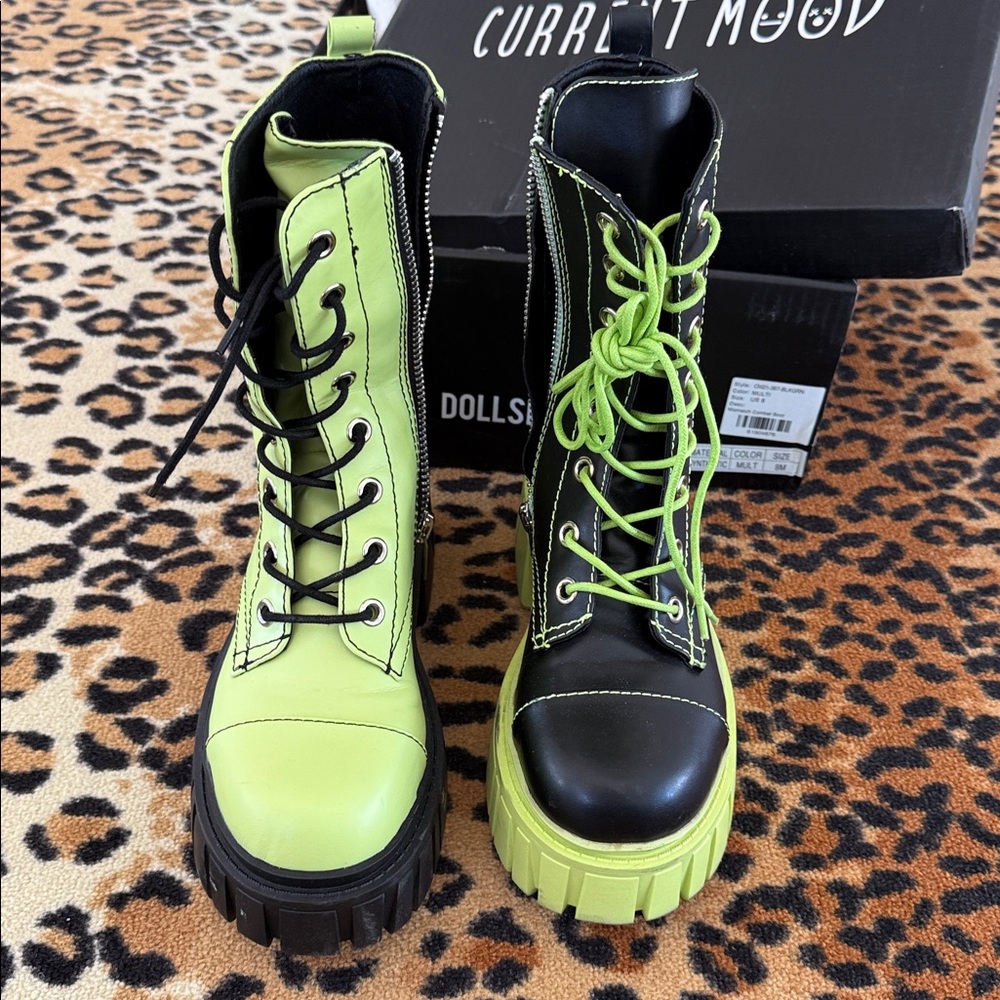 Dolls Kill black/green ‘mismatched’ Combat Boots - Picture 3 of 7